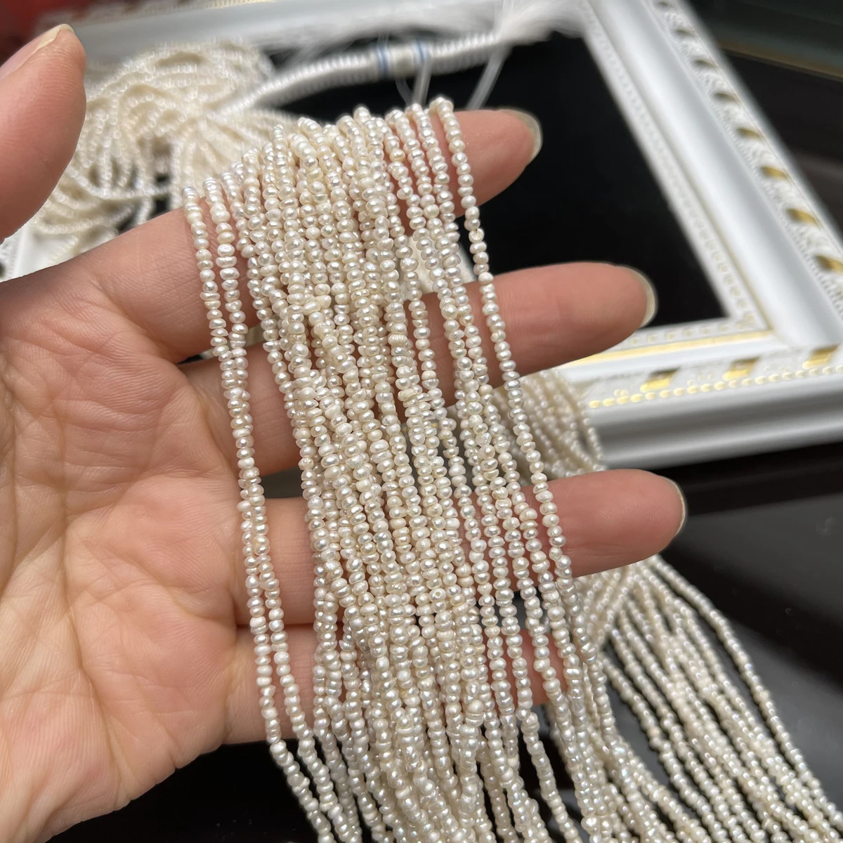 1.8-2mm 100% 천연 담수 진주 반제품 플랫 비즈 DIY 여성용 쥬얼리 제작 목걸이 팔찌 및 액세서리