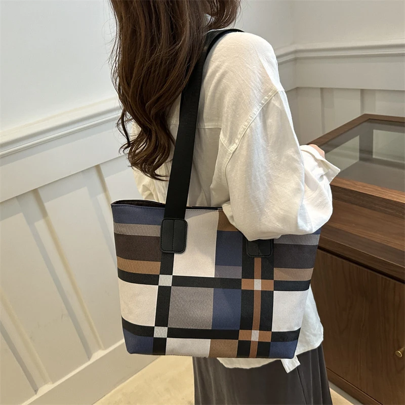 Casual Trendy Women's Handbag Shoulder Bag PU Leather Grid Pattern Wear-resistant Large Capacity Tote Bag For Outings Shopping