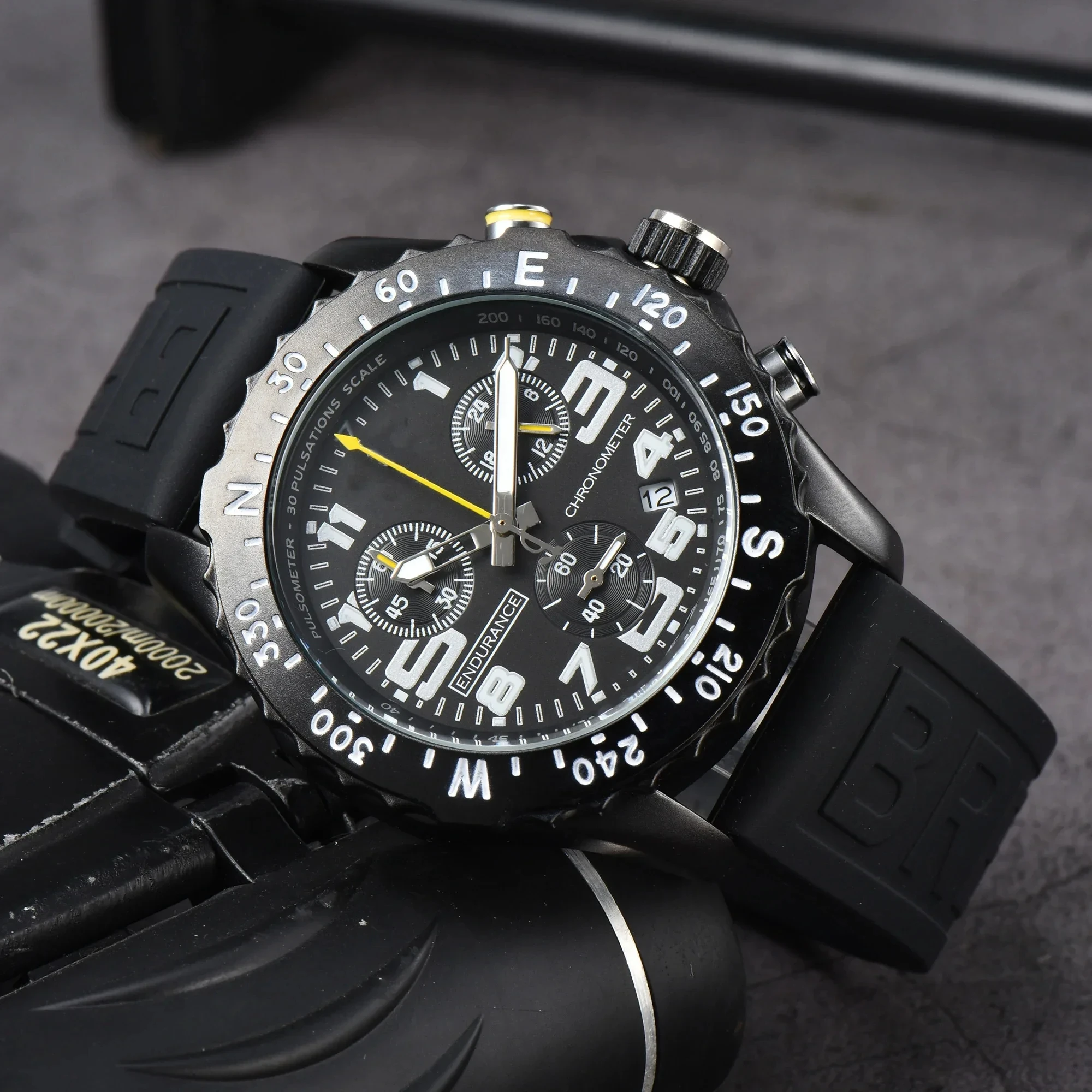 Hot Selling Fahsion Luxury Quartz Watches For Men Automatic Date Rubber Strap Sport Design Good Quality Colorful AAA Male Clocks