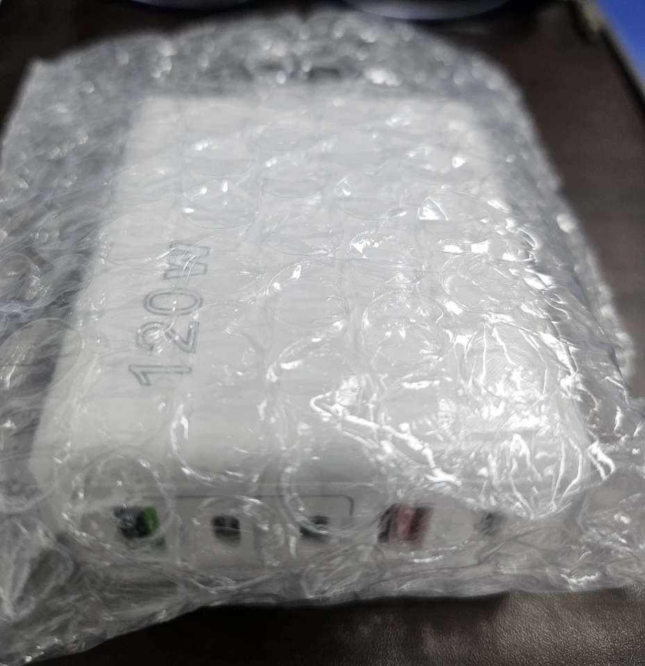 120W Multi Ports USB Charger Fast Charging Type C Mobile Phone Charger photo review