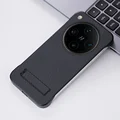 Black (Holder)