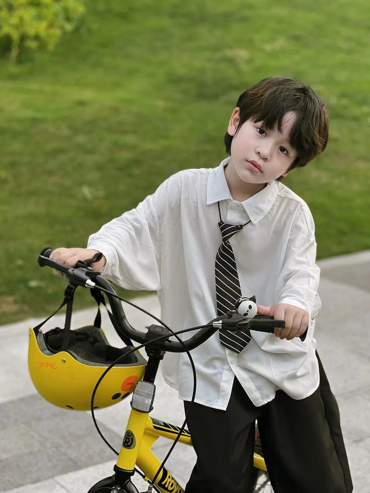 

Fashion Kids Lazy Tie Black and White Color Striped Print School Uniform Tie Kids Clothing Accessories Neck Ties for Children