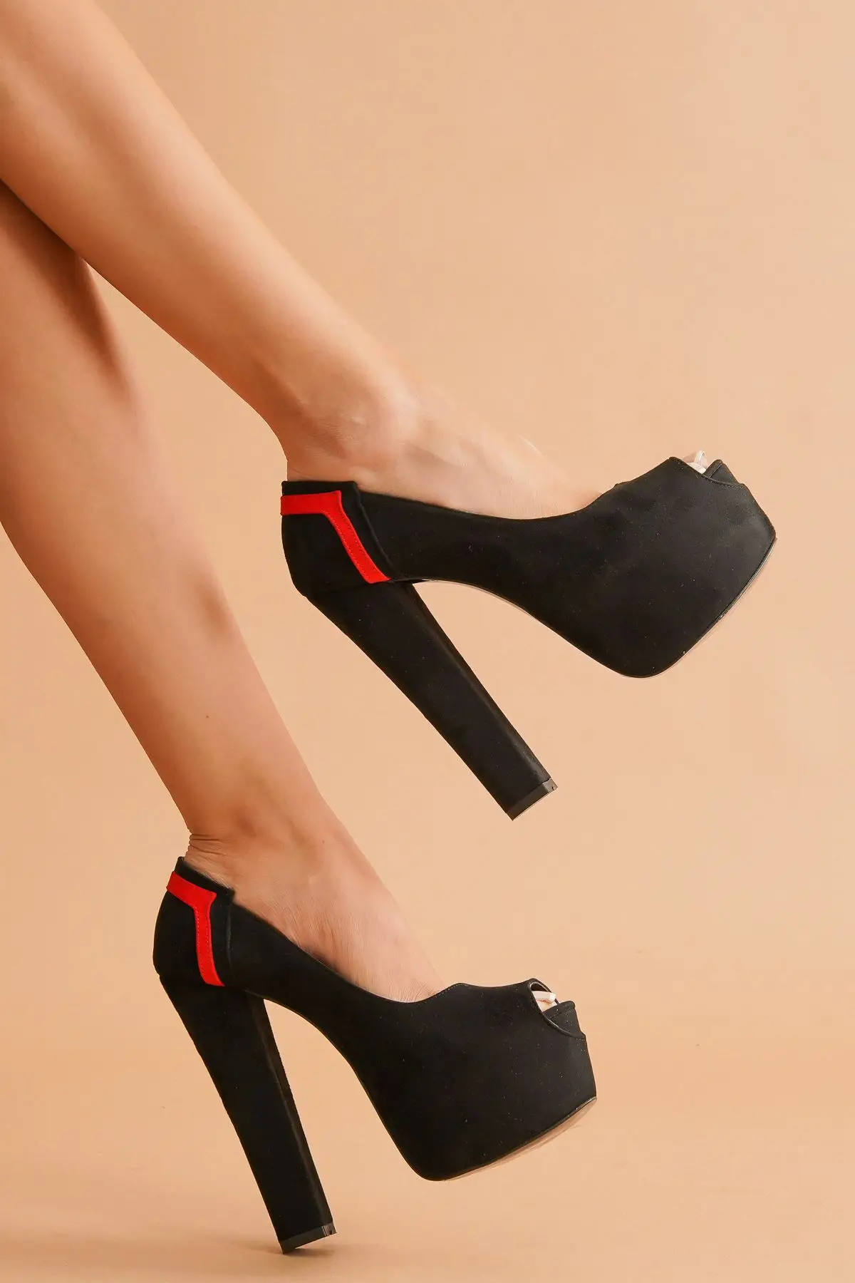 Женская мода Черные замшевые туфли