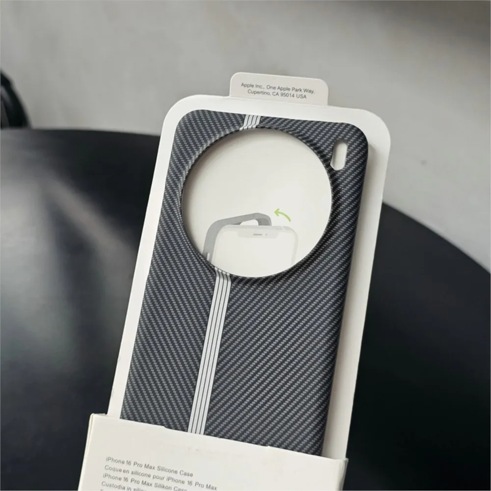 Sleek Carbon Fiber Textured Shockproof Phone Case - Matte Finish Bumper Hard Cover