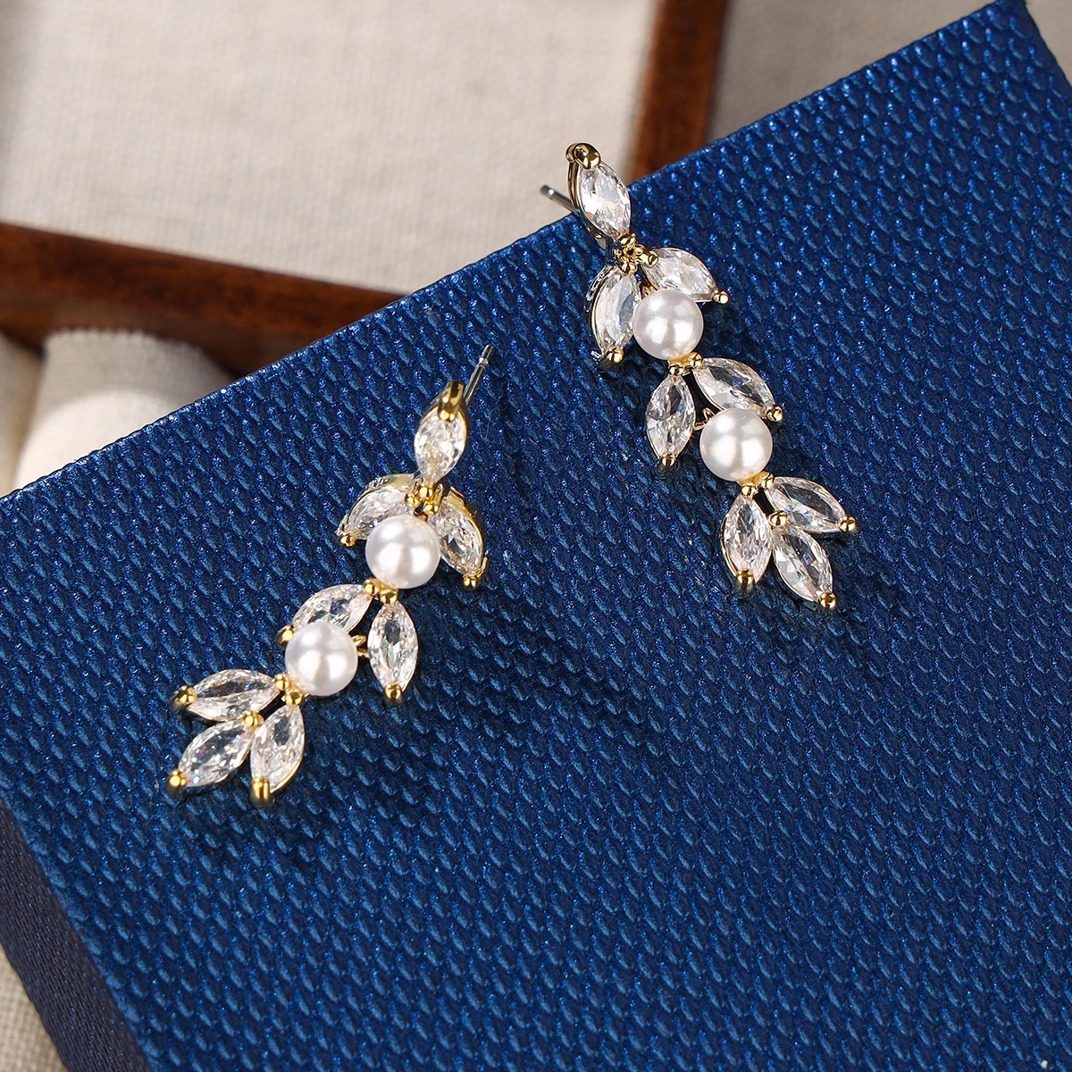 Women's Pearl Bridesmaids Cubic Zirconia Wedding Earrings Gold