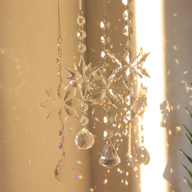 Crystal Wind Chiem Hnowflake Napsütő Gyémánt Prizmák Medál Álom Fogó Szivárvány Üldöző Lógó Otthoni Kerti Dekoráció Szélfogás