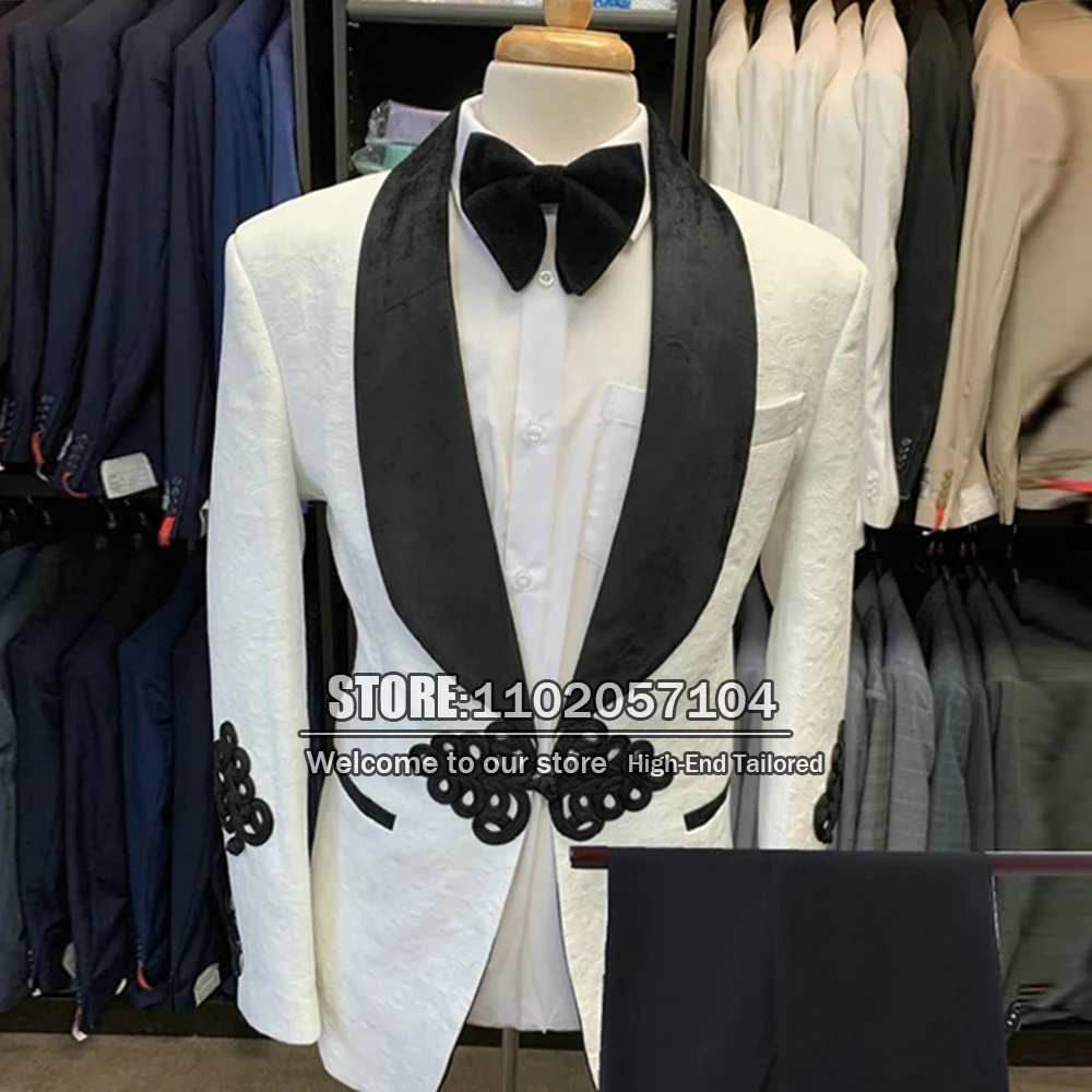 

Luxury Men Suits Peaked Lapel Tuxedos Groom Wedding White Jacquard Jacket Black Velvet Blazer&Pants 2 Piece Formal Party Dress
