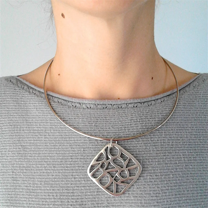 Women Jewelry Ethnic Style Rose Pendant Necklaces Exaggerated Flowers