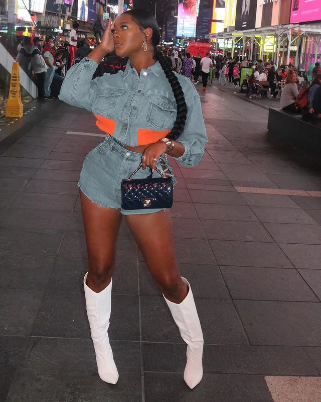 

2023 Street Fashion Metal Chain Denim Shorts Two 2 Piece Set Women Casual Patchwork Buttons Short Jackets Coat Jeans Shorts Suit