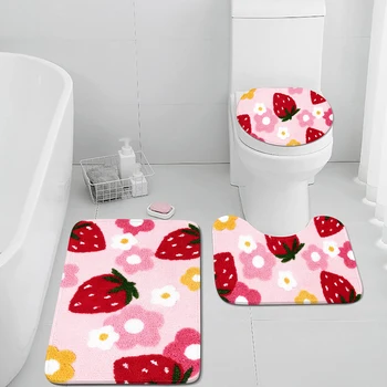 Un comodo set da tre pezzi con motivo a fragole può essere acquistato individualmente o impostato insieme per tappeti da bagno 1