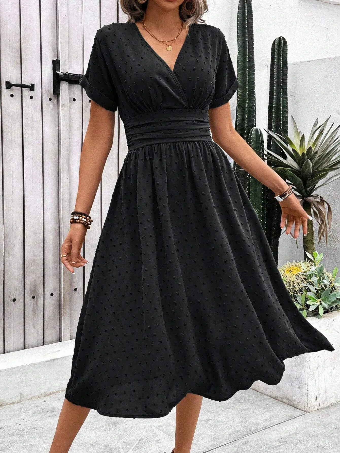 فستان أنيق متوسط الحجم برقبة على شكل حرف V، فستان نسائي طويل عصري