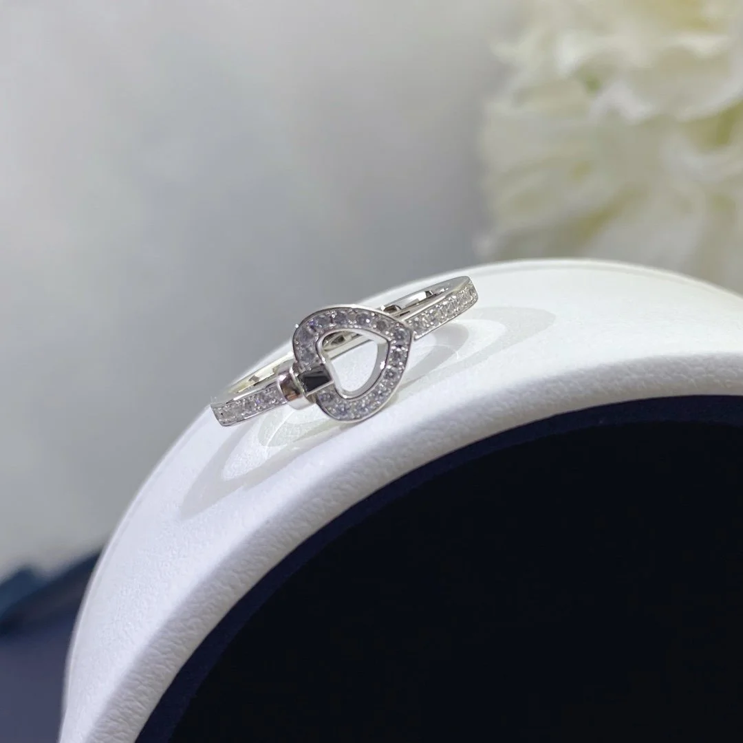 2022 Hot Brand Electroplating Gold Process Of Love Lock Ringr Micro Inlaid High Carbon Diamond New Four Claw RingJewellery