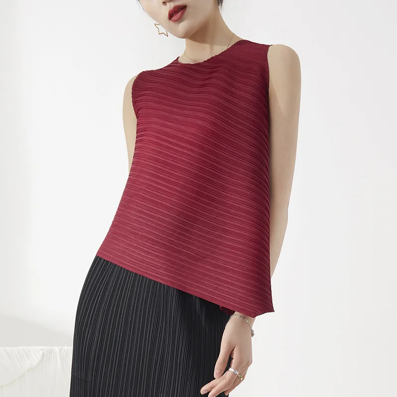 

Miyake pleated t-shirt women's clothing women's 2022 summer new round neck sleeveless irregular design loose top