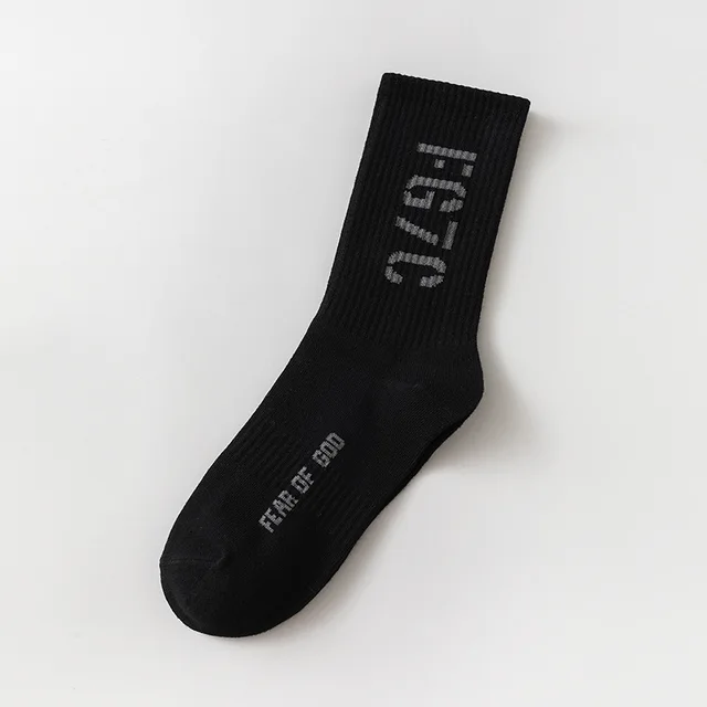 New European and American spring and autumn hip-hop fashion socks personality male alphabet socks sports skateboard leisure sock wk179-9