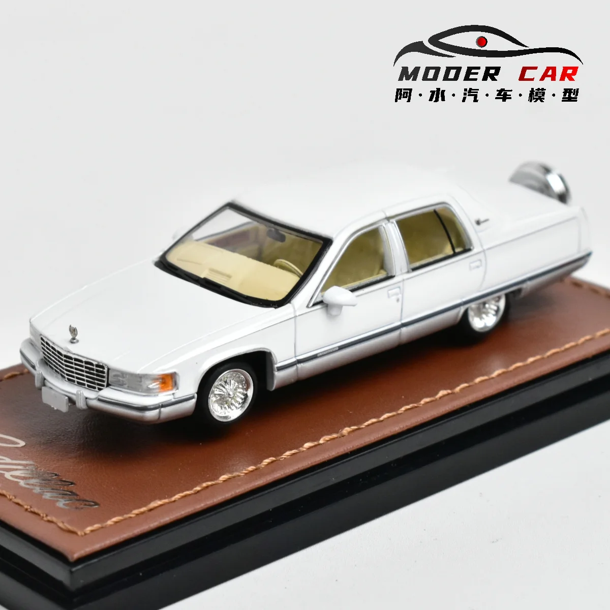 GOC 1:64 Fleetwood  Naiska Diecast Model Car 2