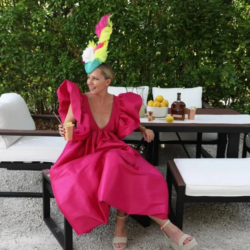 

Fuchsia Loose Party Gowns Ruffle Sleeve Deep V Neckline Fashion Party Dresses Midi Length Pleated Long Prom Dress Classic