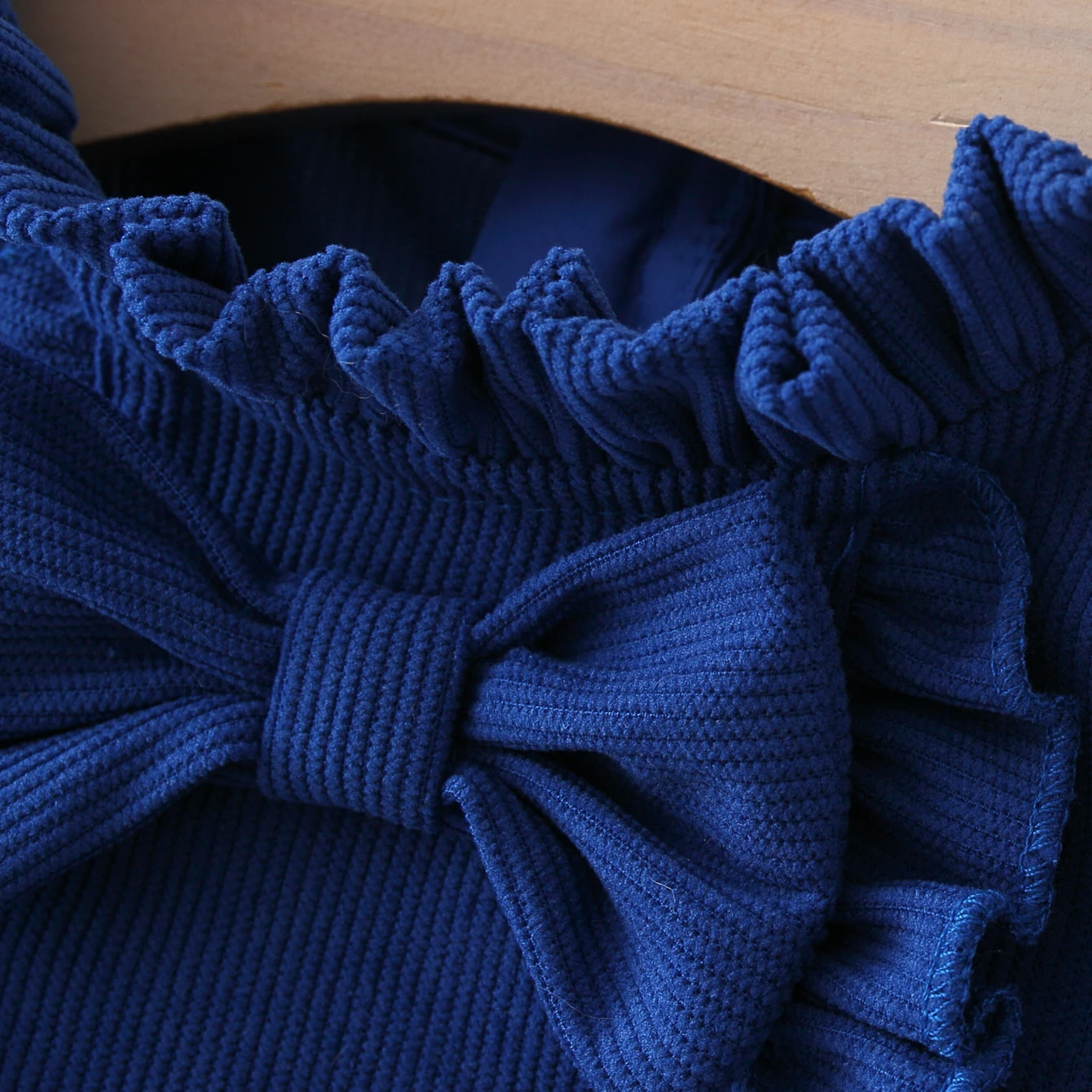 شتاء جديد الفتيات فستان الدانتيل مطوي القوس بلون ق...