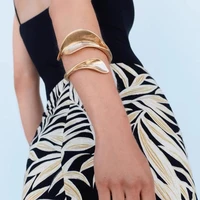 Exaggerated Metal Leaf-shaped Flower Bracelets Bangle for Women Men Hip-hop Trendy Party Heavy Jewelry Gifts 2