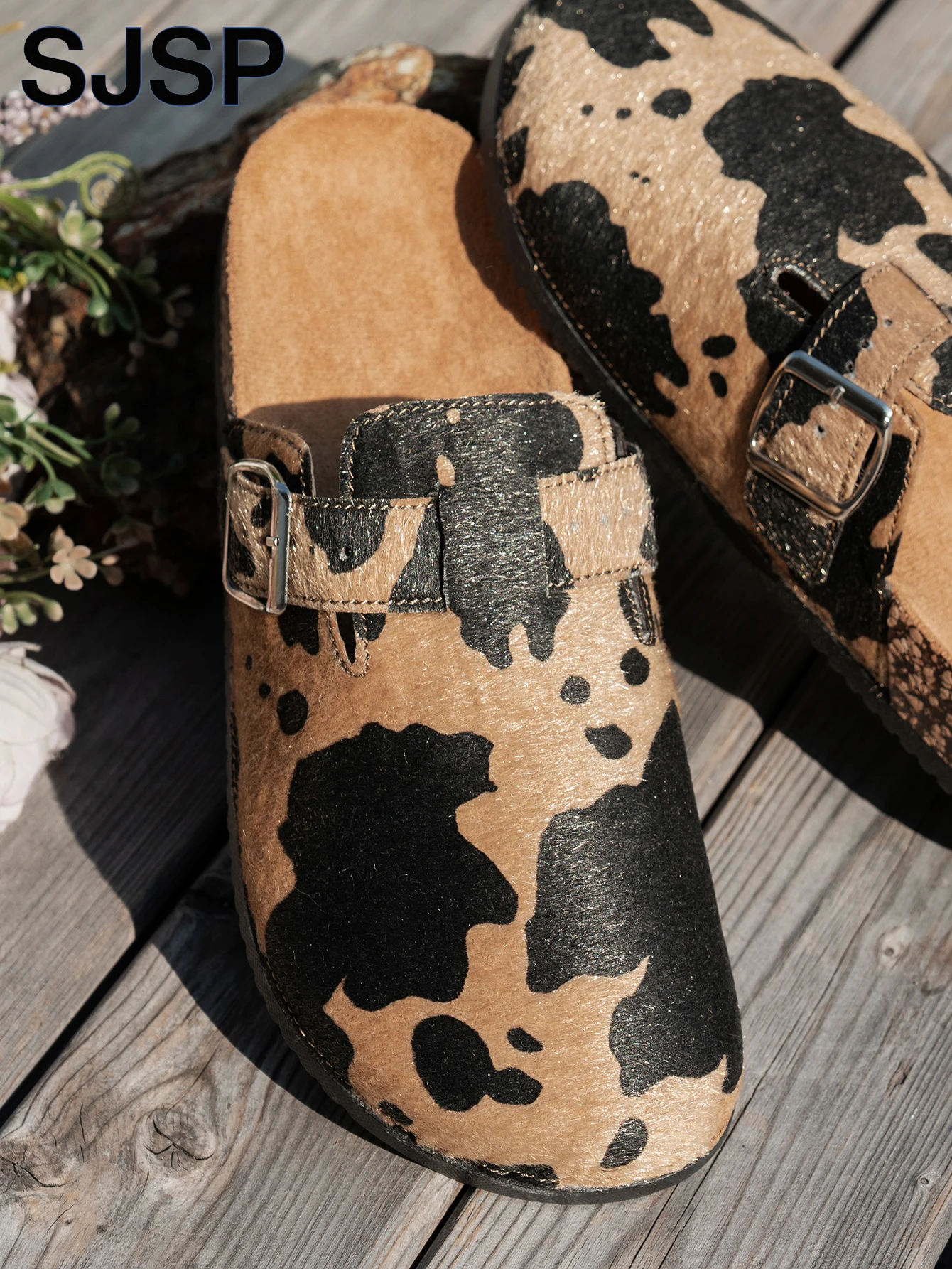 جديد 2025 حذاء نسائي غير رسمي للخريف والشتاء مناسب للأنشطة الخارجية طباعة الحيوانات بطبعة الفهد وطباعة البقرة شباشب جديدة سهلة الارتداء أحذية شاطئ مسطحة عصرية مطبوعة على شكل بقرة صنادل من الفلين مناسبة للأنشطة الخارجية