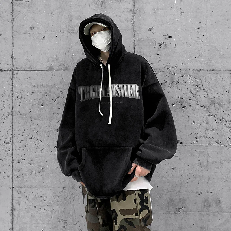 Рисунок 3 - Мужской свитер с капюшоном на весну и осень