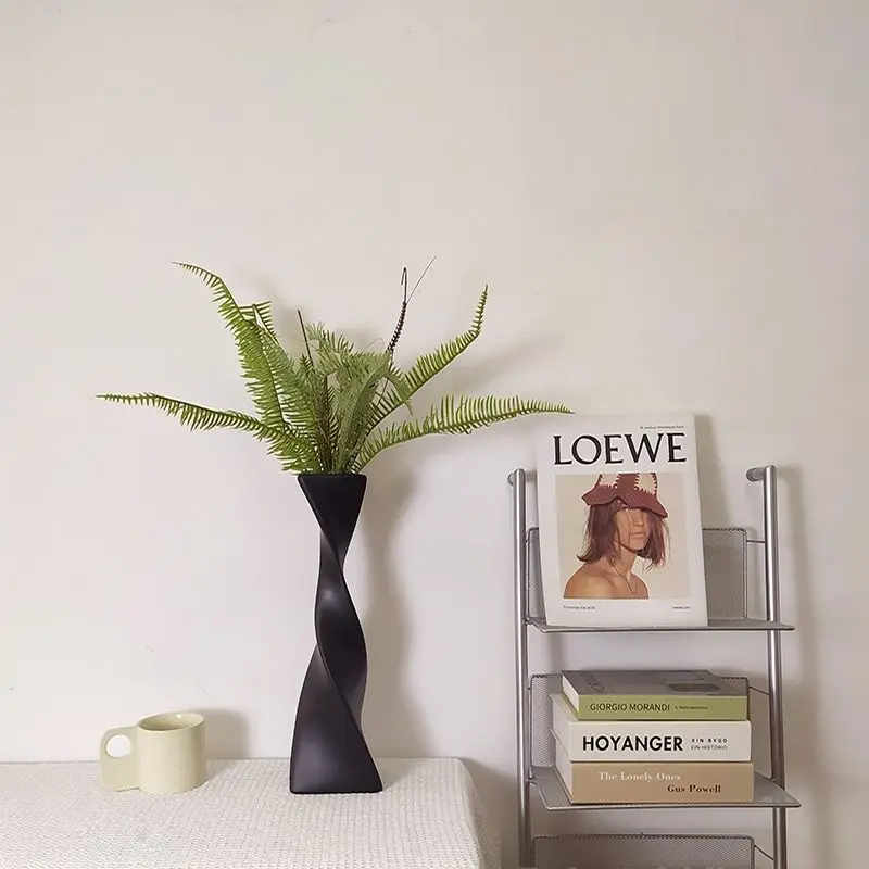 Nordic Black and White Twisted Ceramic Vase Decoration Living Room Fake Flower Simulation Flower New Year Home Coffee Shop Decor 5