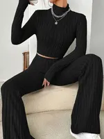 Stand Collar Navel T-shirt and Trumpet pants 2