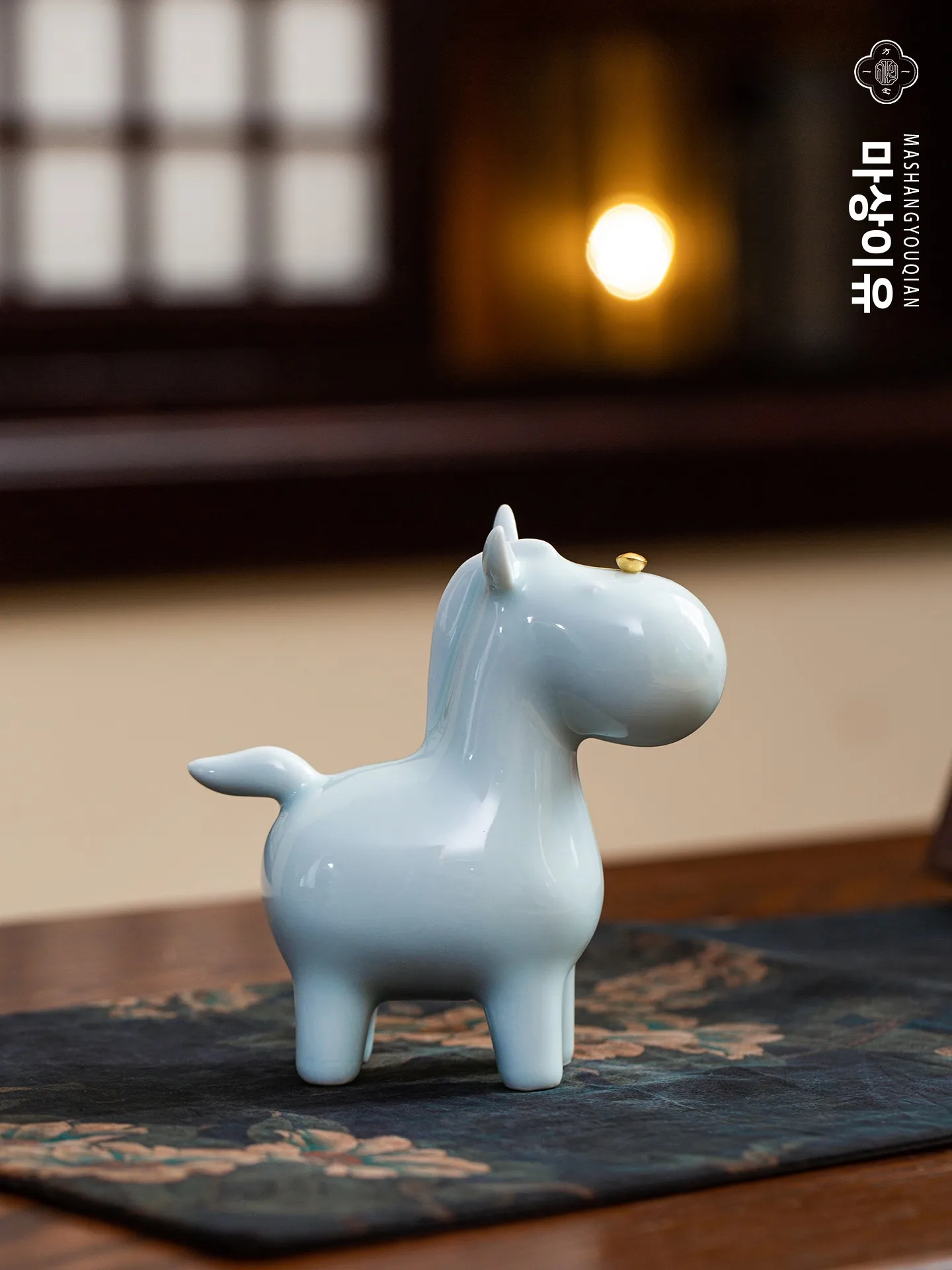 Jingdezhen 세라믹 말 인형 사무실 책상 장식 부를 끌어들이는 생일 선물 거실 장식 독창적인 디자인