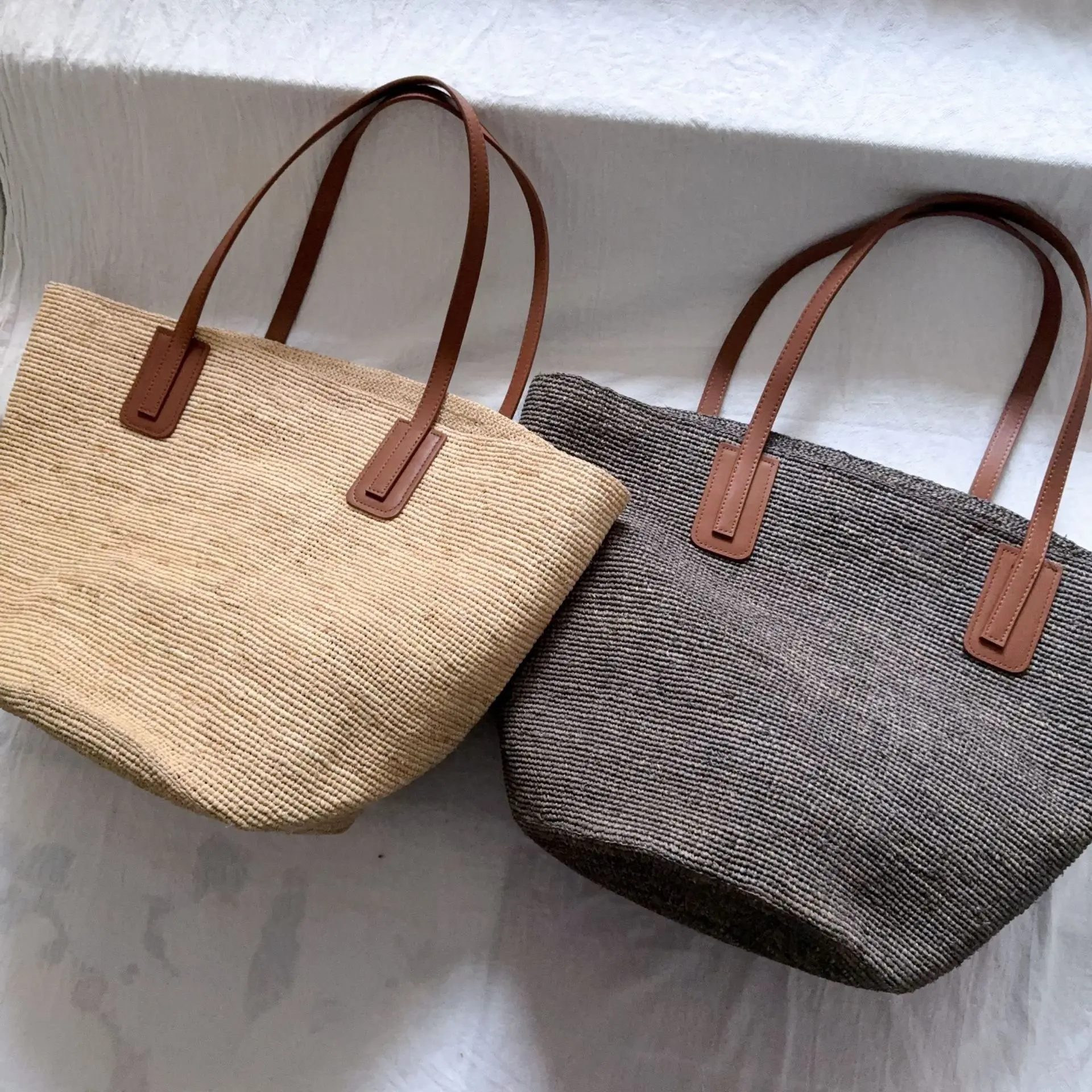 Casual Straw Tote Bag Designer Letters Large Capacity Women Handbags Handmade Woven Summer Beach Bag Commuter Shopping Purses