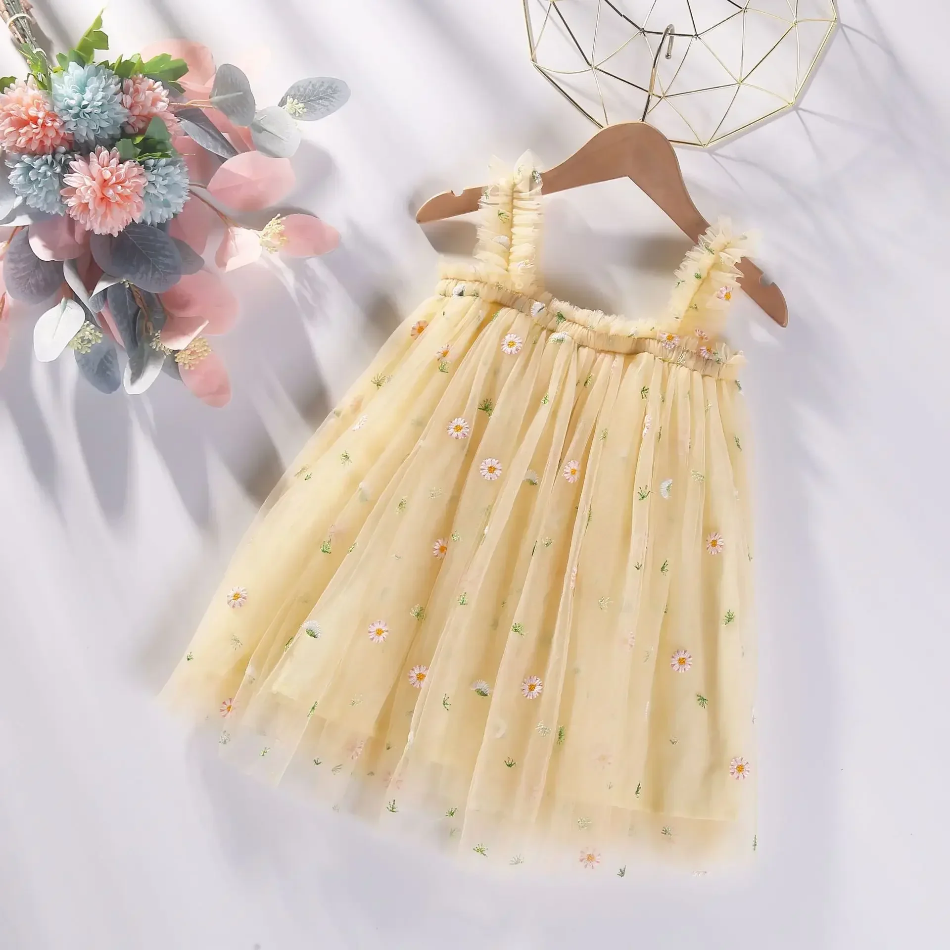 yellow dress daisy-E