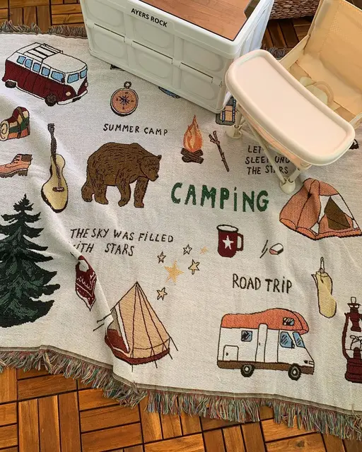 다양한 장소에서 활용 가능한 캠핑 태피스트리