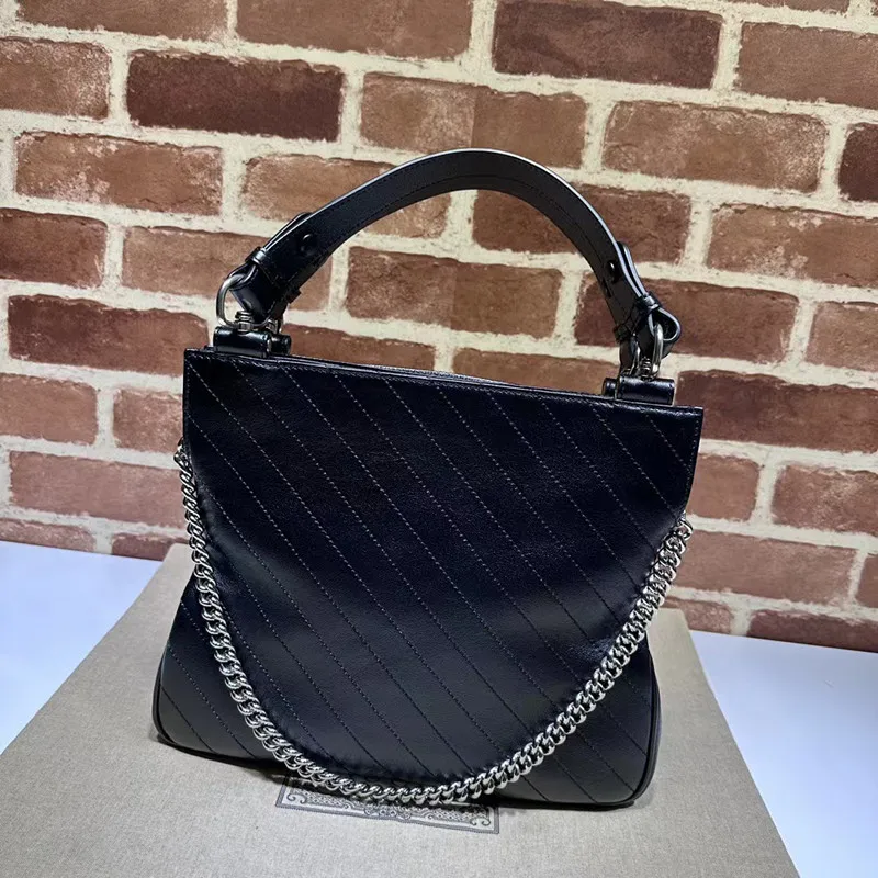 

2023 Fashion design handbag Large capacity travel work bag High quality women's shoulder handbag armpit bag
