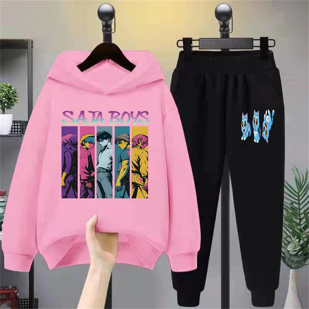 Ensemble Survêtement Enfant Unisexe Saja - Sweat à Capuche Rose Anime Et Pantalon De Jogging Noir