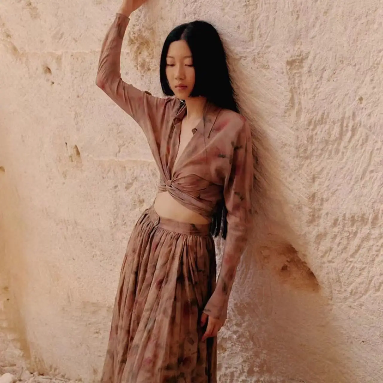 Рисунок 5 - Женская винтажная шелковая блузка с длинным рукавом