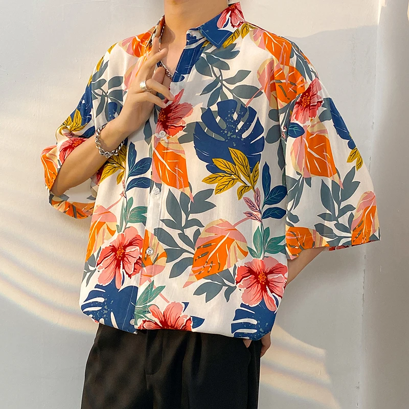 

2023 Summer Men's Ice Silk Fabric Hawaii Beach Short Sleeve Shirts Fashion Trend Loose Lapel Collar 3 Color Shirts M-3XL