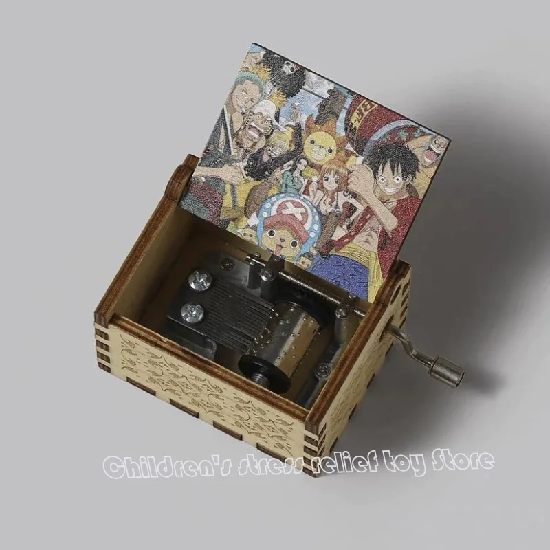 Anime One-Piece Carillon Intagliato In Legno Decorazione Cartoon Blessing Boutique Regalo Fatto A Mano Shake Carving Music Box Gift