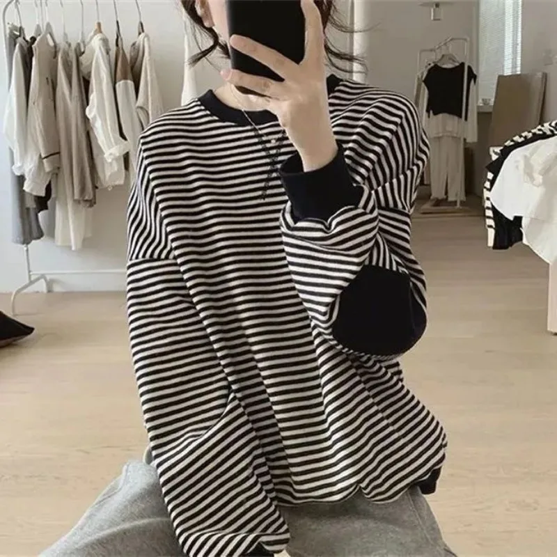 

Spring and Autumn Women's Pullover Round Neck Spliced Stripe Loose Fit Long Sleeve Sweater Underlay Fashion Elegant Casual Tops