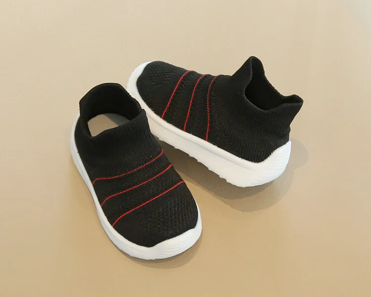 Description Picture 6 of itemNew Slip-on Toddler Shoes Baby First Walkers Boys Girls Autumn Non-Slip Classic Plaid Sneakers Sport Shoes Soft Daily Shoes