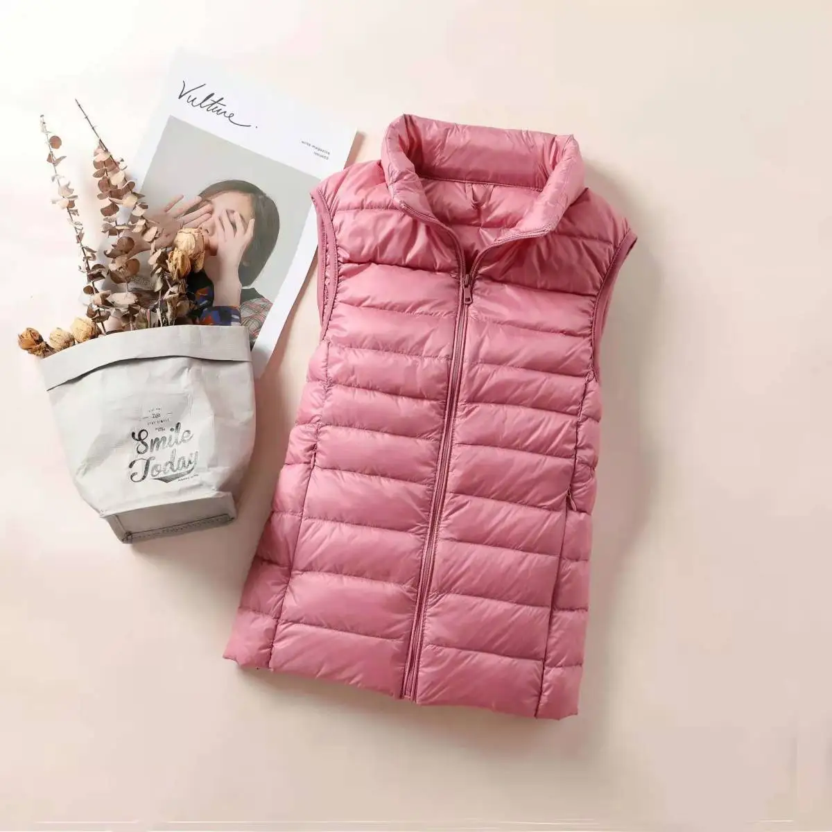 New 2024 Women Women Ultra Light Down Vests Slim Sleeveless Jacket Portable Girl Lightweight Windproof Waistcoat 4