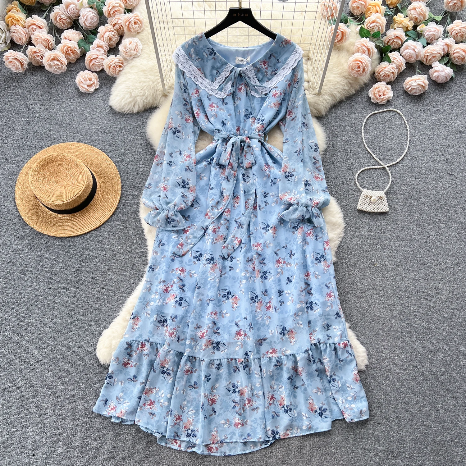 

Wakuta women clothes