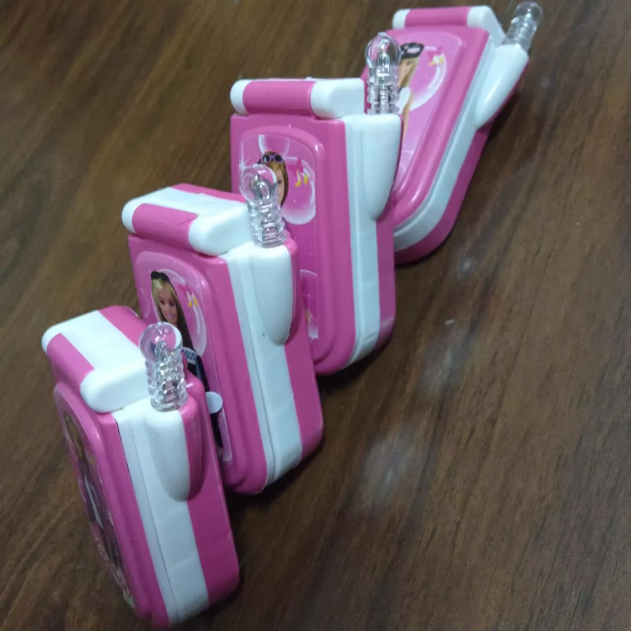 Phone toy Nostalgia Classic Flip Cover Kids Electronic Music Luminescent Mobile Phone Toy Parent-Kids Interactive Holiday Gift