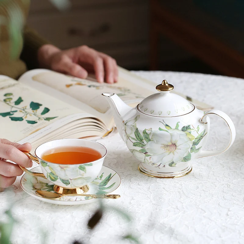 

Reading Rose Luxury Coffee Cup Milk Girls Design Chinese Tea Bone China Coffee Cup Espresso Latte Flower Porcelana Porcelana