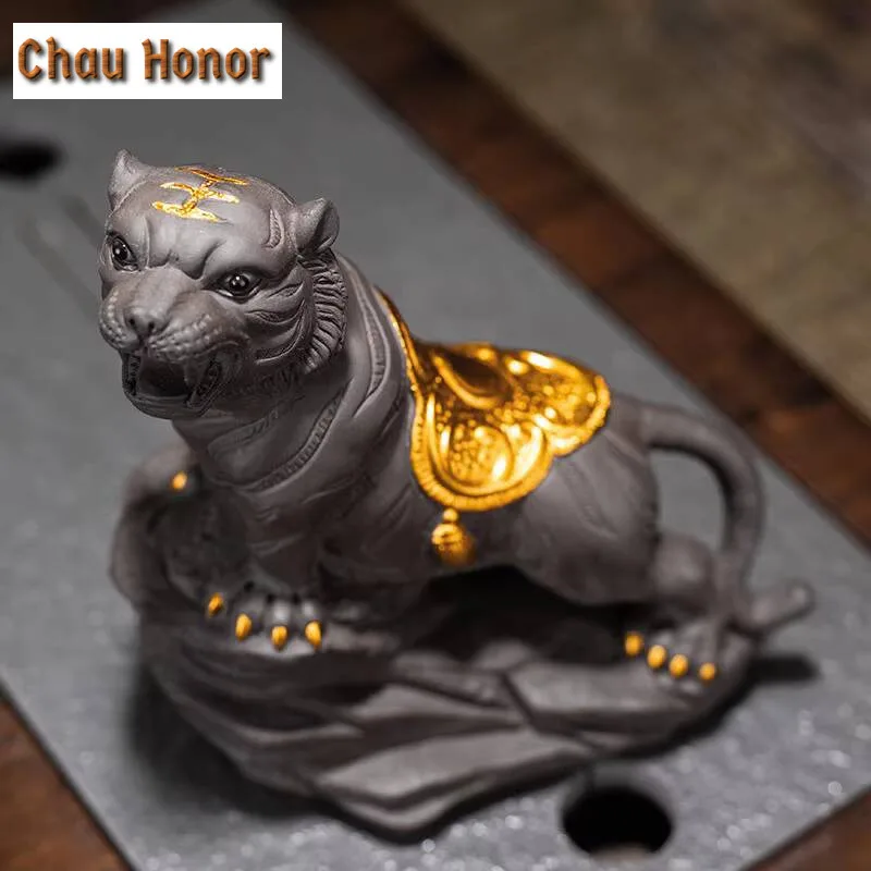 Yixing Boutique Raw Ore Purple Clay Outline In Gold Zodiac Tiger Hand-carved Crafts Tea Pet Sculpture Home Accessories Ornaments