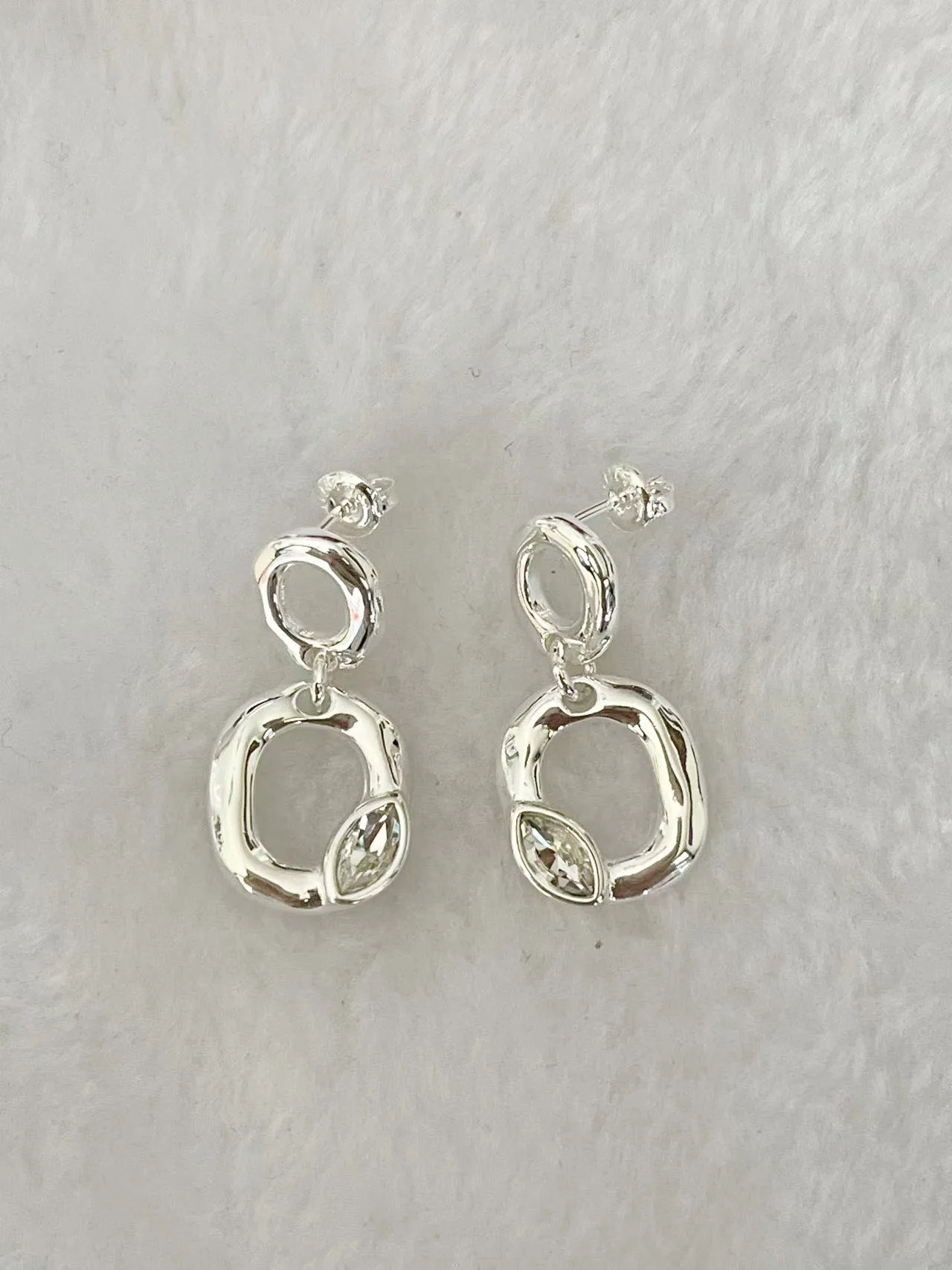 YS 2023 New UNOde50 Bestselling Exquisite and High Quality Gem Fashion Women's Earrings Jewelry Gift Bag in Spain