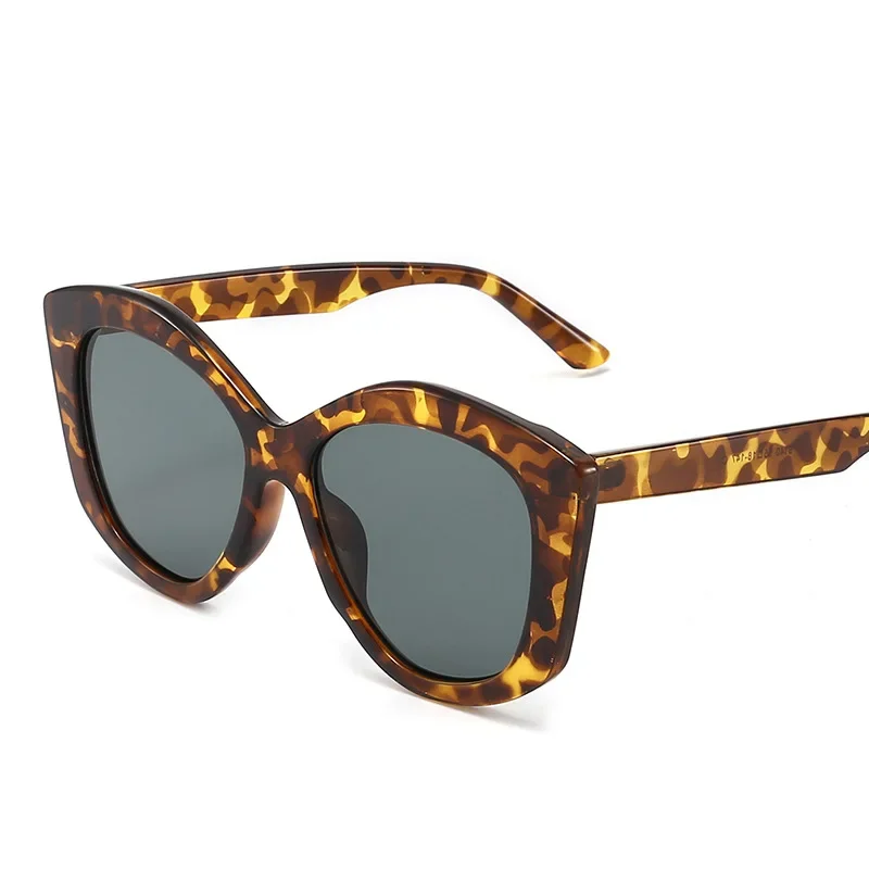 

Large Frame Cat Eye Men Women Sunglasses Vintage Fashion Designer Outdoor Driving UV Protection UV400 Sunglasses Oculos De Sol