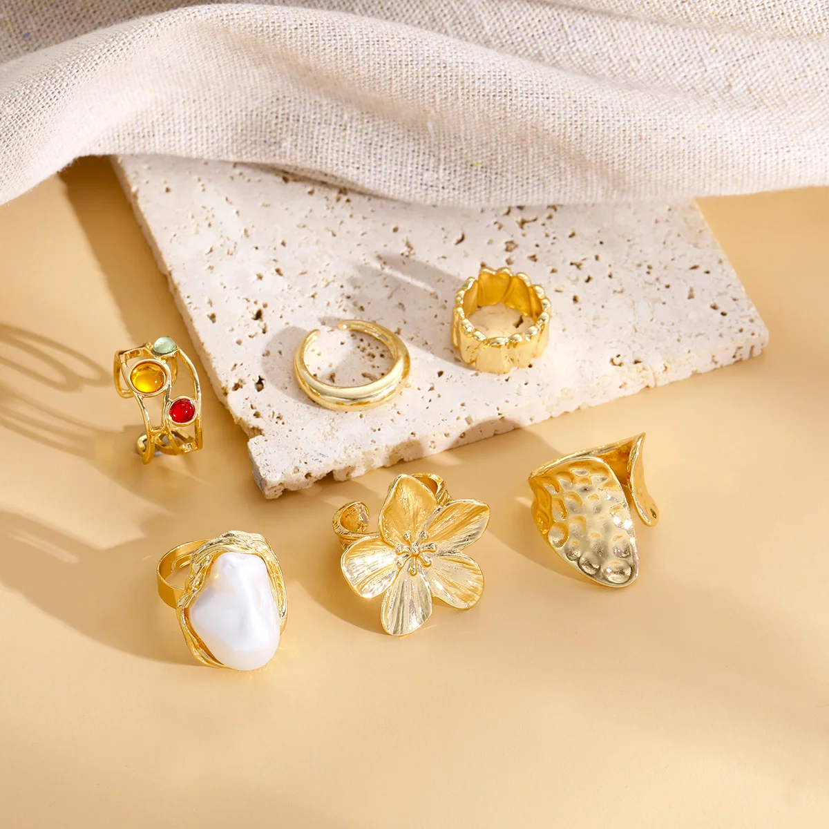 6 Pcs Punk Exaggerated Metal Finger Rings Set for Women Men Vintage Flower Pearl Crystal Europe America Open Ring Luxury Jewelry