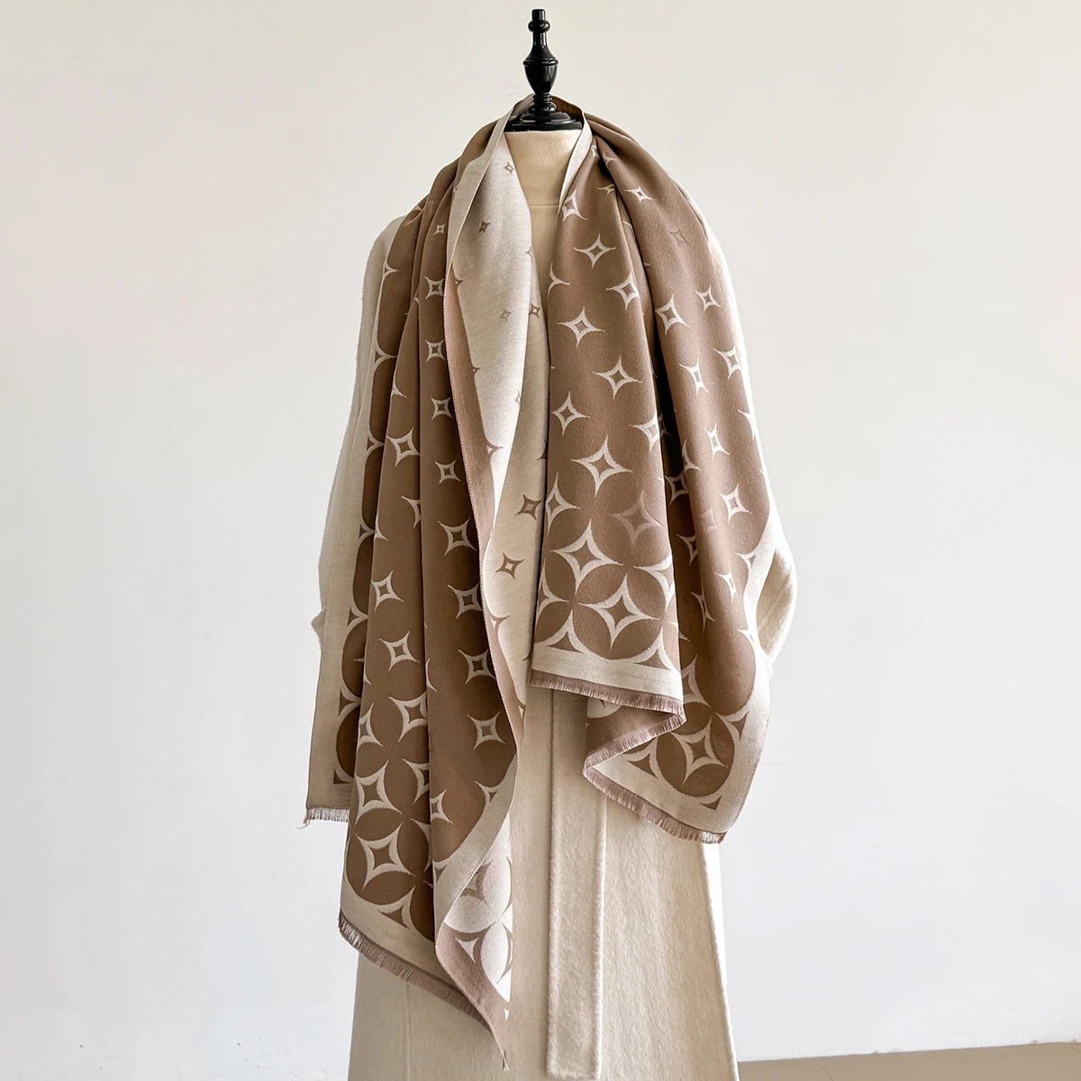 Autumn and Winter European and American Camellia Retro Fashion Imitation Cashmere Women's Warm Scarf New Tassel Long Shawl