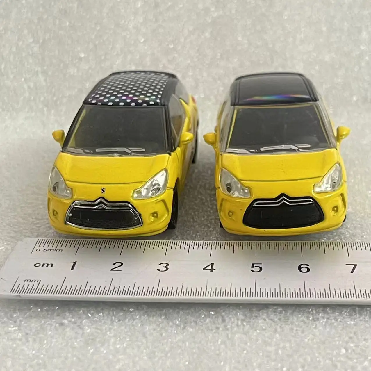 Citroen-レーシングカーモデルDS3,オーナメント,お土産,スケール1:64