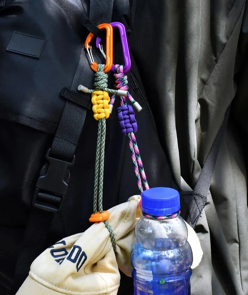 Schnellverschluss-Paracord-Wasserflasche zum Aufhängen, Karabiner mit Schnalle, tragbarer EDC-Clip, multifunktionaler Haken für Outdoor-Wanderrucksack – Detail 2