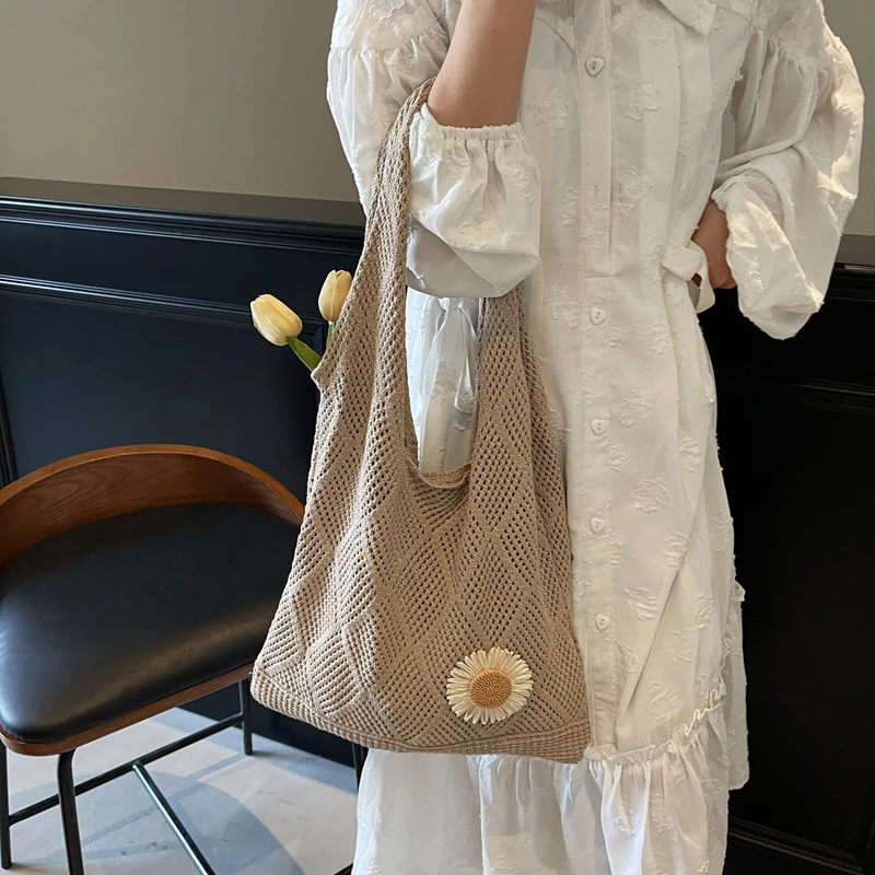 Crochet Tote Bag Flower Mesh Beach Bag Aesthetic Knitted Shoulder Bag Vacation Boho Tote Bag for Women Travel Vacation