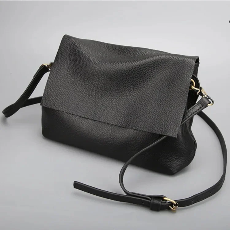 thumbnail image 1 of Bolso de hombro de cuero negro de alta calidad, nuevo, con almacenamiento en múltiples capas, diseño informal cruzado, sencillo, de moda, de piel de vaca suave, cuadrado, 1 of 5